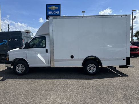 New 2025 Chevrolet Express 3500 Work Van w/ Power Convenience Package image 13