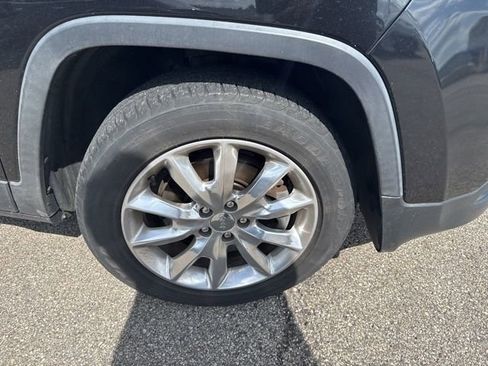 Used 2015 Jeep Cherokee Limited image 2