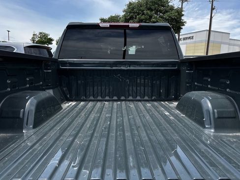 Used 2025 Chevrolet Silverado 1500 LT RWD image 30