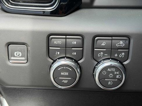 New 2026 GMC Sierra 2500 AT4 w/ AT4 Premium Plus Package image 15