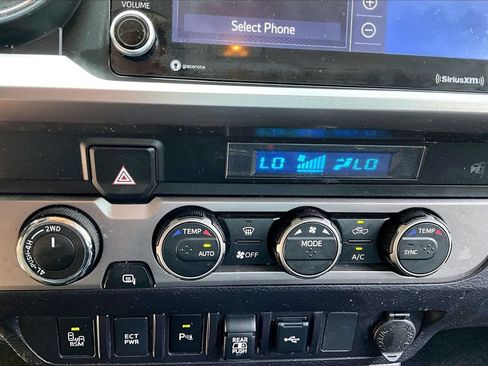 Used 2022 Toyota Tacoma SR5 AWD/4WD image 24