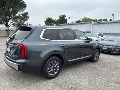 Used 2024 Kia Telluride LX FWD image 3