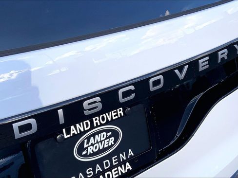 New 2026 Land Rover Discovery Limited Edition image 6