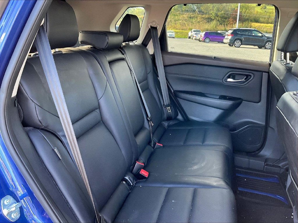 Used 2023 Nissan Rogue SV w/ SV Premium B Package AWD/4WD image 6