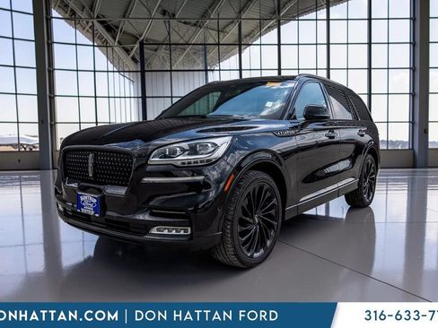 Used 2023 Lincoln Aviator Reserve w/ Equipment Group 201A AWD/4WD image 31