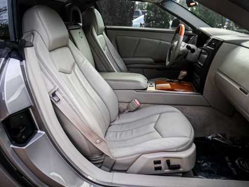 Used 2005 Cadillac XLR image 29