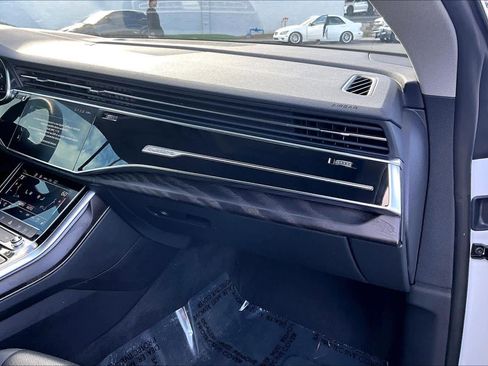 Used 2022 Audi Q8 Premium Plus w/ Premium Plus Package image 19