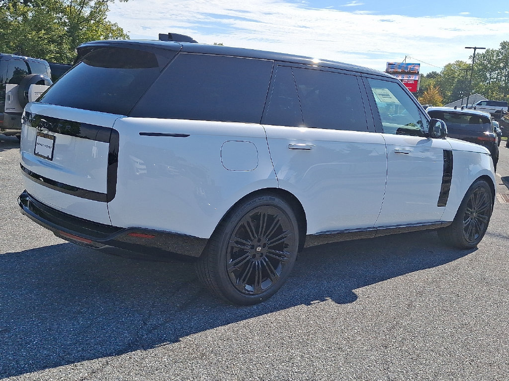 New 2027 Land Rover Range Rover Long Wheelbase SE AWD/4WD image 3