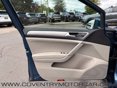 Used 2015 Volkswagen Golf TDI S FWD image 40