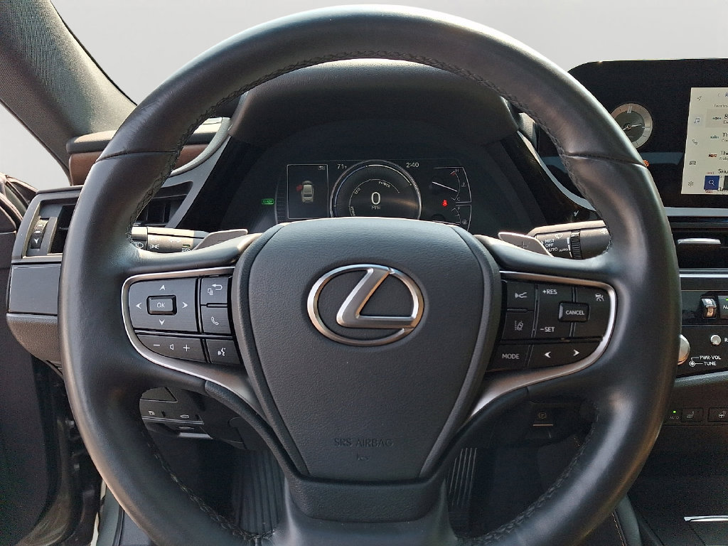 Used 2025 Lexus ES 300h w/ Premium Package FWD image 20