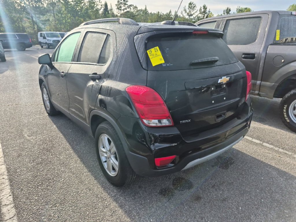 Used 2021 Chevrolet Trax LT FWD image 4