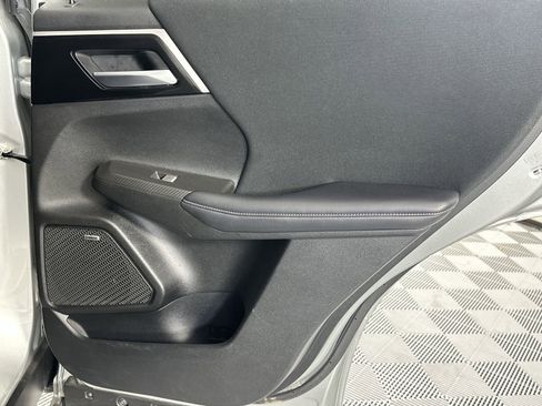 Used 2025 Mitsubishi Outlander ES FWD image 32