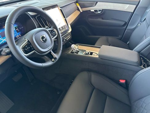 New 2026 Volvo XC90 T8 Plus AWD/4WD image 9