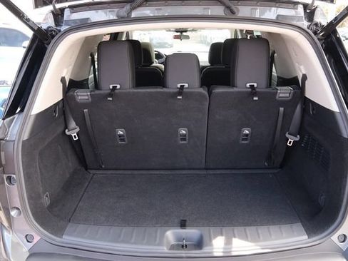 Certified 2025 Nissan Pathfinder SV w/ SV Premium Package FWD image 7