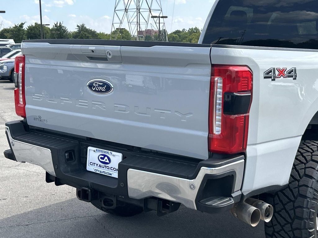 Used 2025 Ford F250 Lariat AWD/4WD image 13