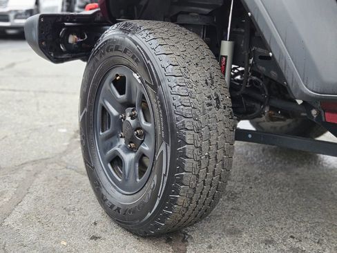 Used 2022 Jeep Gladiator Sport image 29