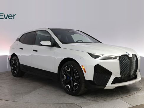 Used 2023 BMW iX xDrive50 w/ Sport Package image 13