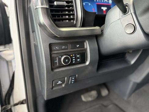 Used 2024 Ford F350 Lariat image 22