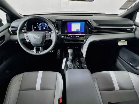 Used 2026 Toyota Camry SE FWD image 29