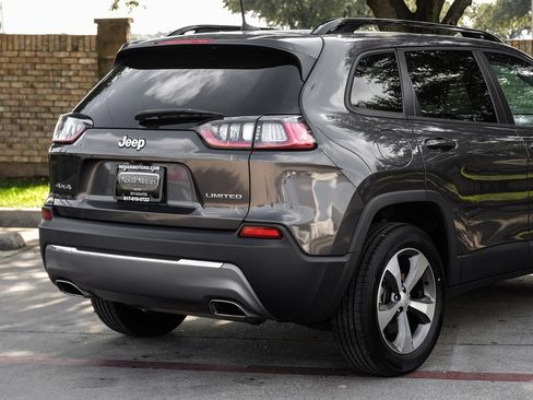 Used 2022 Jeep Cherokee Limited image 16