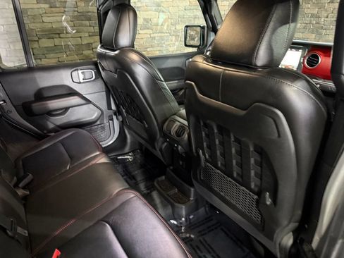 Used 2023 Jeep Wrangler Unlimited Rubicon w/ Cold Weather Group AWD/4WD image 4