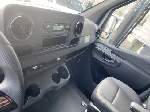 New 2025 Mercedes-Benz Sprinter 2500 image 9