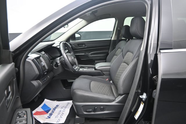 Used 2024 Nissan Pathfinder SV FWD image 10