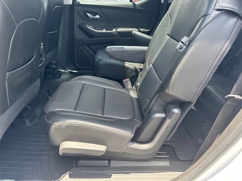 Used 2018 Chevrolet Traverse LT FWD image 21