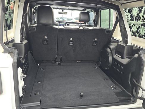 Used 2021 Jeep Wrangler Unlimited Sahara image 13