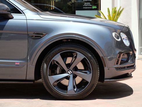 Used 2017 Bentley Bentayga AWD/4WD image 6