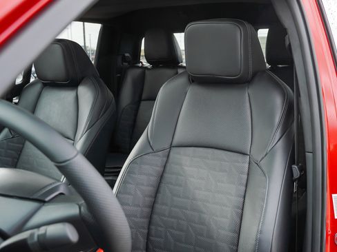 Used 2025 Toyota Tacoma TRD Off-Road image 16