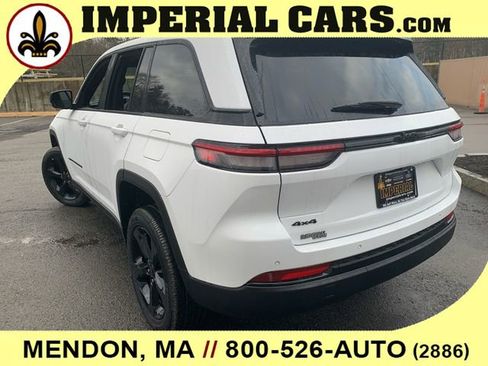 New 2025 Jeep Grand Cherokee Altitude AWD/4WD image 9