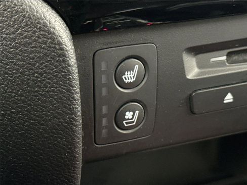Used 2021 Honda Pilot Black Edition image 8