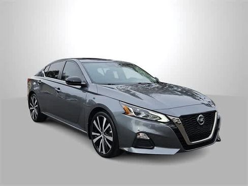 Used 2020 Nissan Altima 2.5 SR w/ Premium Package image 2