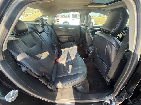 Used 2019 Ford Fusion Titanium FWD image 11