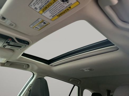 Used 2025 Subaru Outback Premium image 18