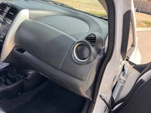 Used 2017 Nissan Versa Note SV image 25