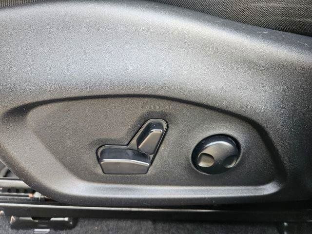 Used 2025 Jeep Compass Limited AWD/4WD image 9