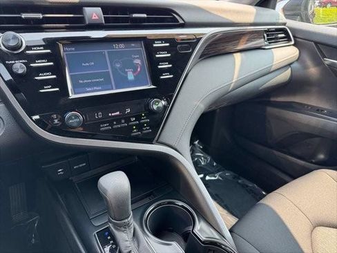 Used 2019 Toyota Camry LE FWD image 92