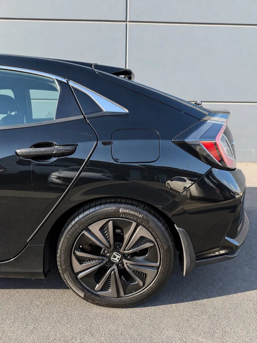 Used 2019 Honda Civic EX image 9