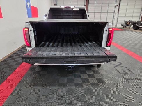 Used 2024 GMC Sierra 2500 AT4 w/ AT4 Premium Plus Package AWD/4WD image 32