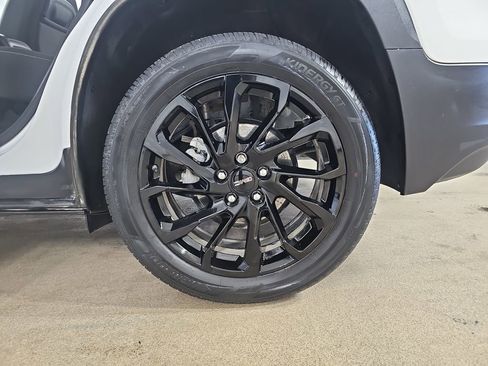 Certified 2023 GMC Terrain SLE w/ Driver Convenience Package image 38