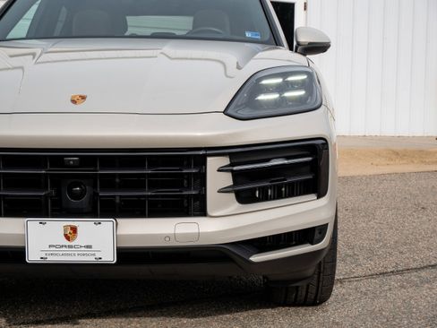 Certified 2024 Porsche Cayenne S w/ Premium Package Plus (PP1) image 12