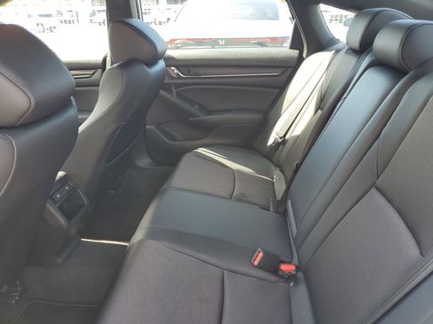 Used 2022 Honda Accord Sport image 11