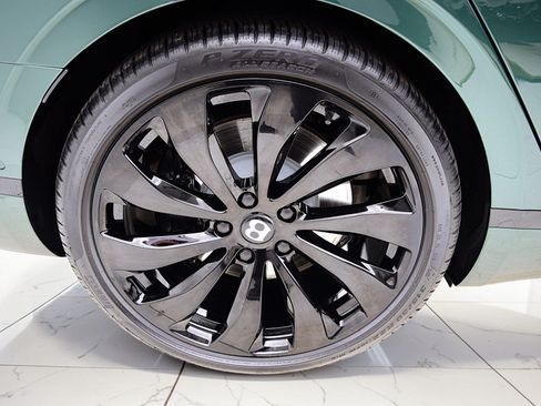 Certified 2022 Bentley Flying Spur V8 AWD/4WD image 45