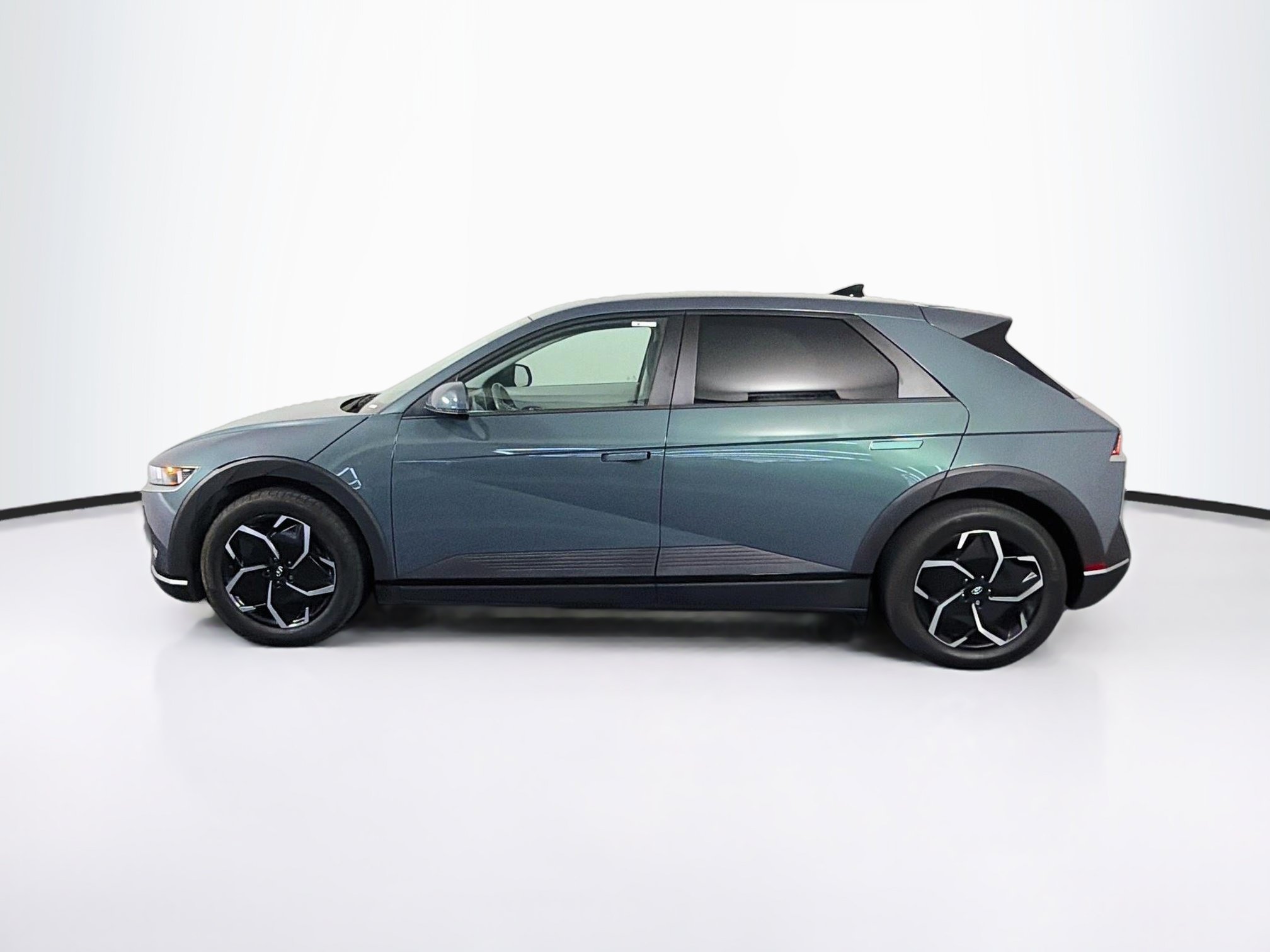 Used 2024 Hyundai Ioniq 5 SEL RWD image 4