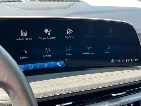 Certified 2025 Cadillac XT4 Premium Luxury FWD image 33