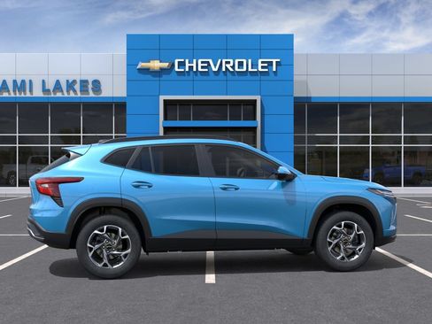 New 2026 Chevrolet Trax LT w/ Driver Confidence Package FWD image 5