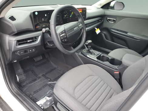 New 2025 Kia K4 EX image 12