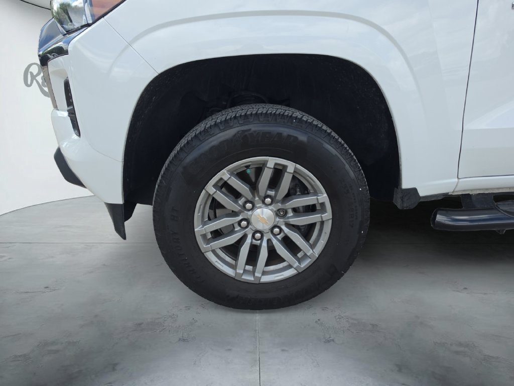 Used 2024 Chevrolet Colorado LT w/ LT Convenience Package RWD image 14